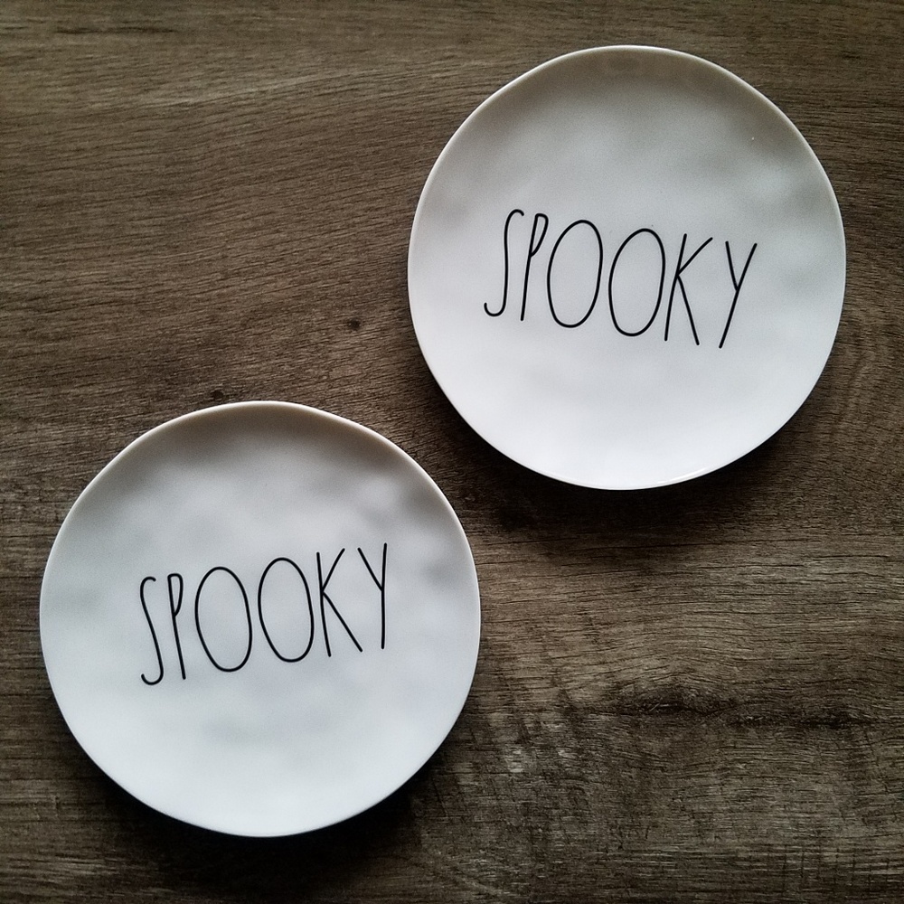 Set of 2 Rae Dunn SPOOKY Plates